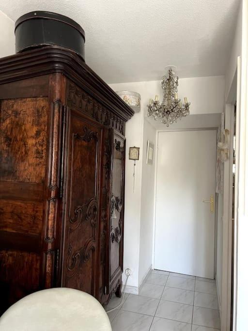 Apparemment Proche Tram Apartment *
