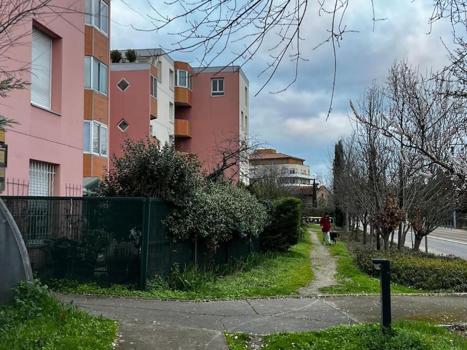 Apparemment Proche Tram Blagnac